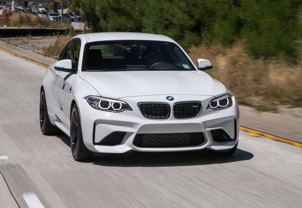 2017-bmw-m2-front-end-in-motion